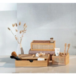 Panier De Rangement Pour Salle De Bain WENKO Modèle Allegre, Panier De Rangement Décoratif De Style Bohème En Bambou Et Rotin Tressé, Rangement Salle De Bain, Taille L, DIM 22 X 7 X 15 Cm 10 Panier De Rangement Pour Salle De Bain WENKO Modèle Allegre, Panier De Rangement Décoratif De Style Bohème En Bambou Et Rotin Tressé, Rangement Salle De Bain, Taille L, DIM 22 X 7 X 15 Cm -Ubbink Magasin 81170768 4