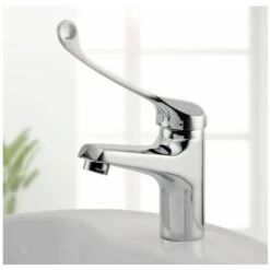 Chauffe Eau Instantané Electrique, 220V 3800W Mini Chauffe-Eau Instantané Sans Réservoir Thermostat Réglable, Portable Mini Cuisine Chauffe-eau Chaude Pour Salle De Bains Cuisine (Doré)